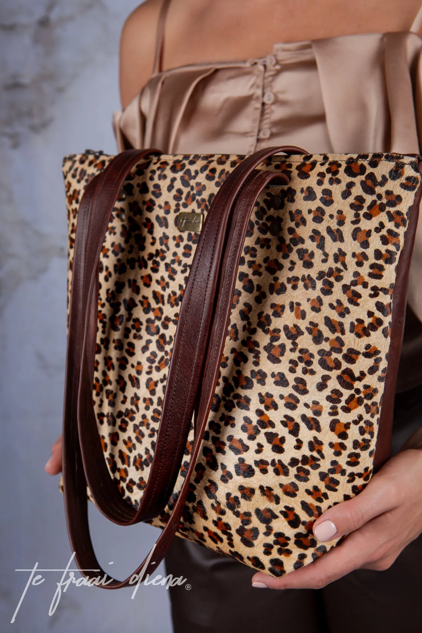 Cara Tote Bag - Jaguar & Cigar