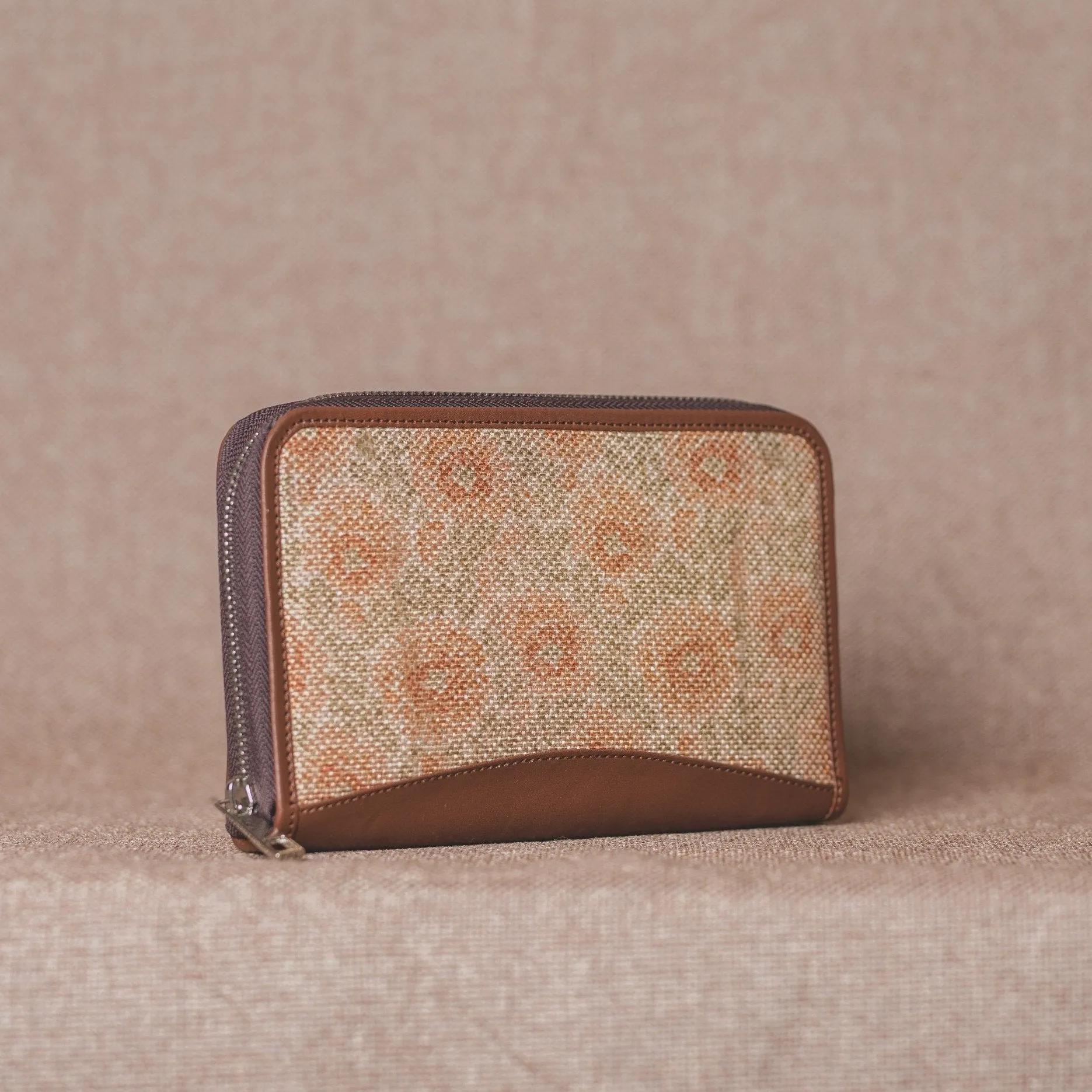 Daisybush - Laptop Bag & Chain Wallet Combo