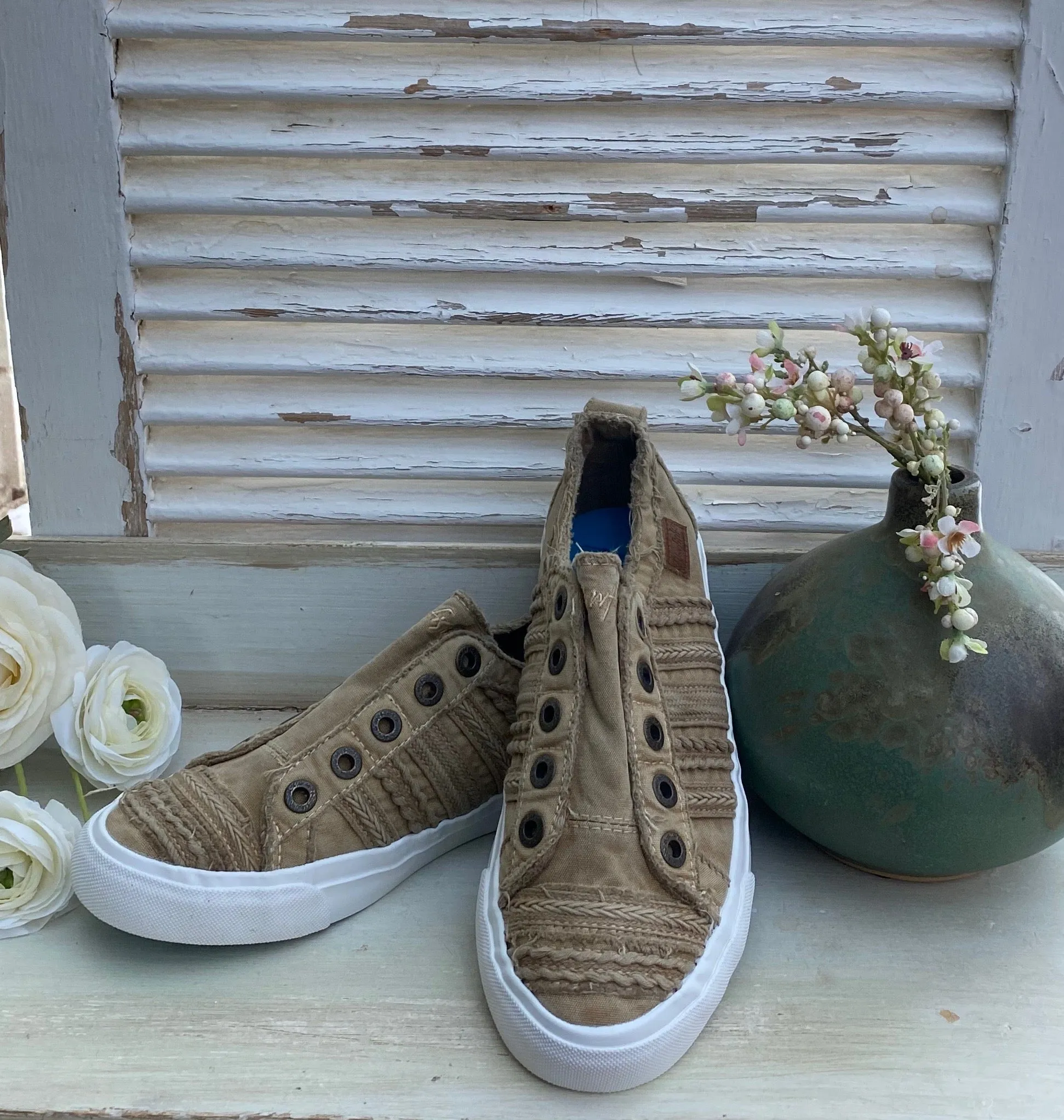 Dreya Desert Khaki Washed Canvas Blowfish