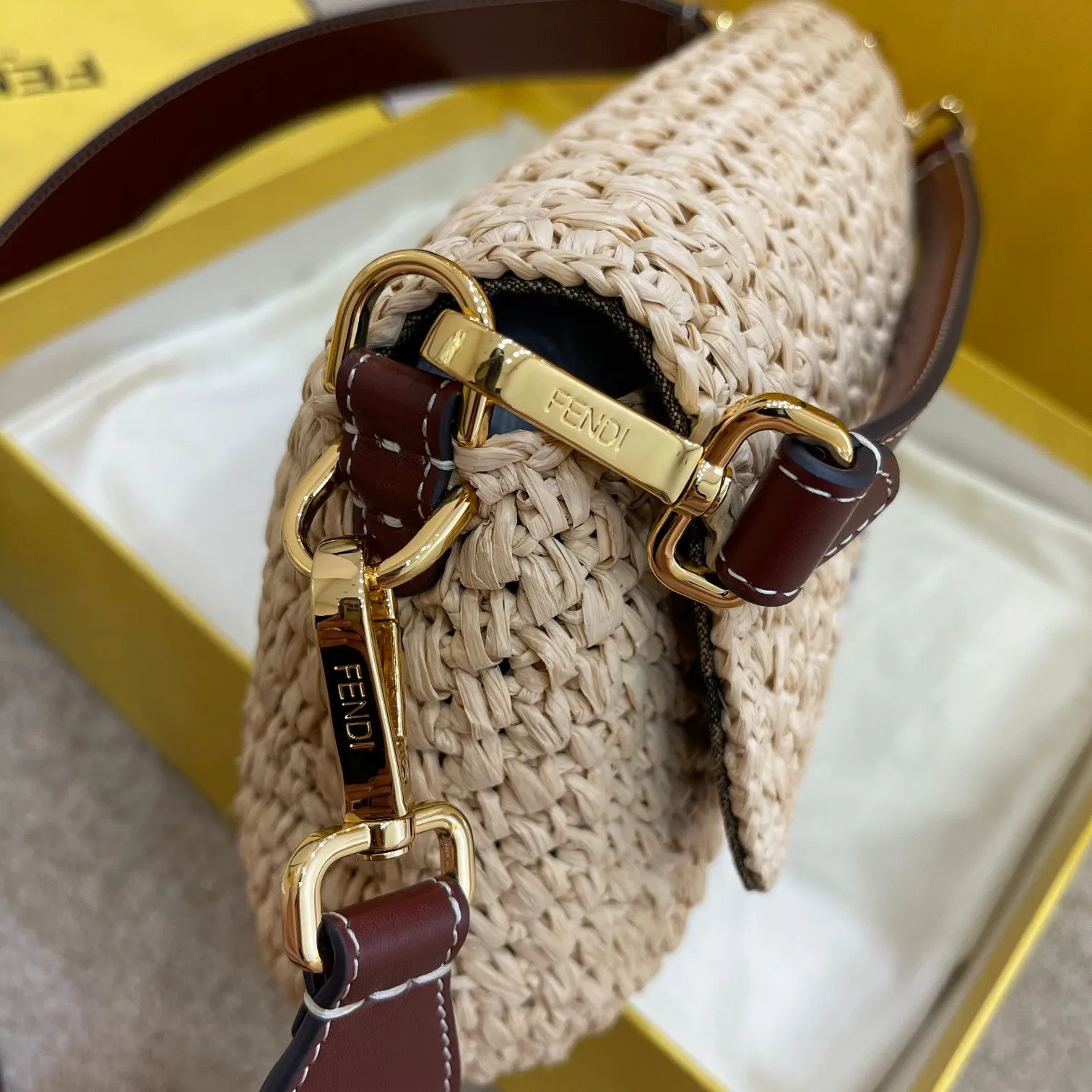 FI Baguette Woven Straw Red For Women, Women&#8217;s Handbags, Shoulder And Crossbody Bags 10.2in/26cm FF