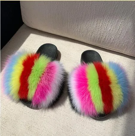 GRAFFITI SET - SLIDES & BAG - STATEMENT SET! MATCHING SHOE