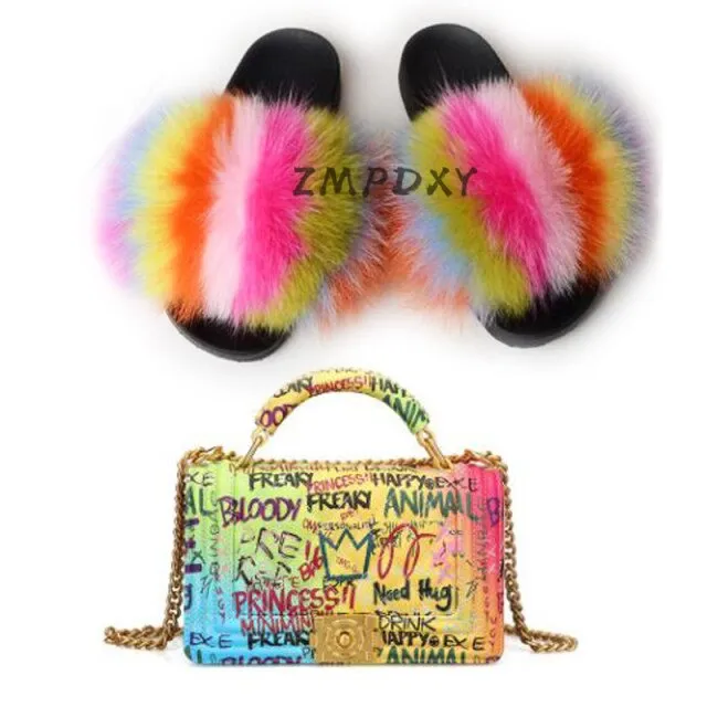 GRAFFITI SET - SLIDES & BAG - STATEMENT SET! MATCHING SHOE