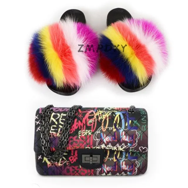 GRAFFITI SET - SLIDES & BAG - STATEMENT SET! MATCHING SHOE