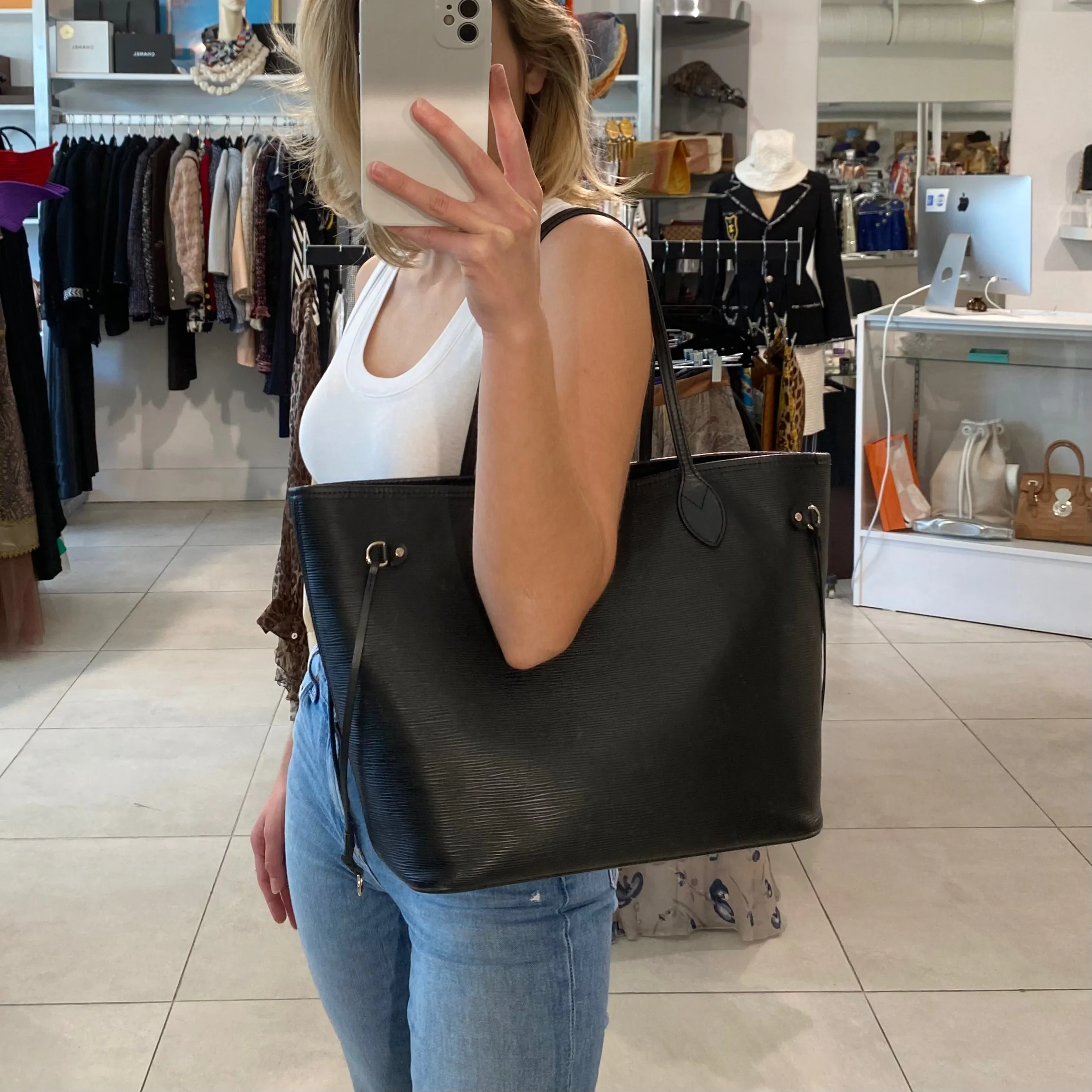 Louis Vuitton Black Epi Neverfull MM w Pouch