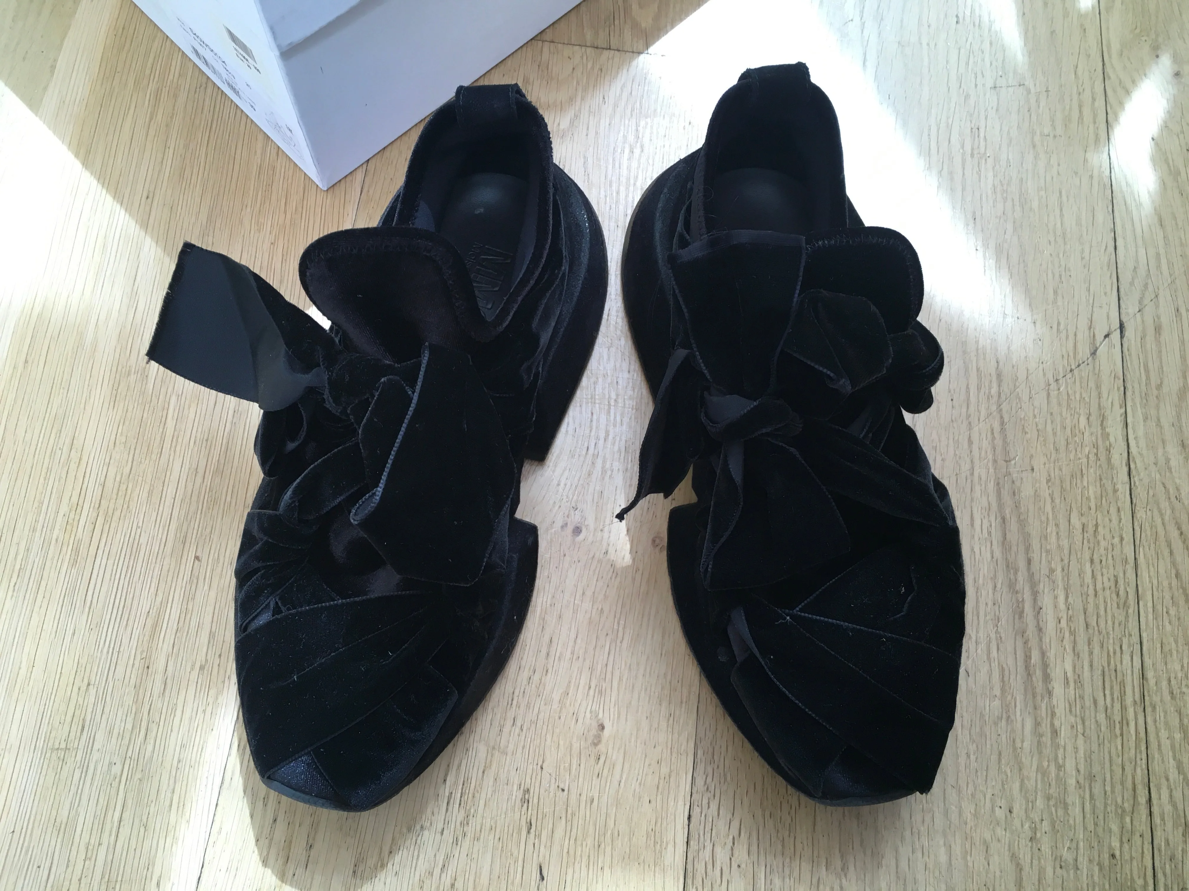 MM6 Maison Margiela Black Low Top Sneakers in Black Velvet Trainers 39 US 9 UK 6 ladies