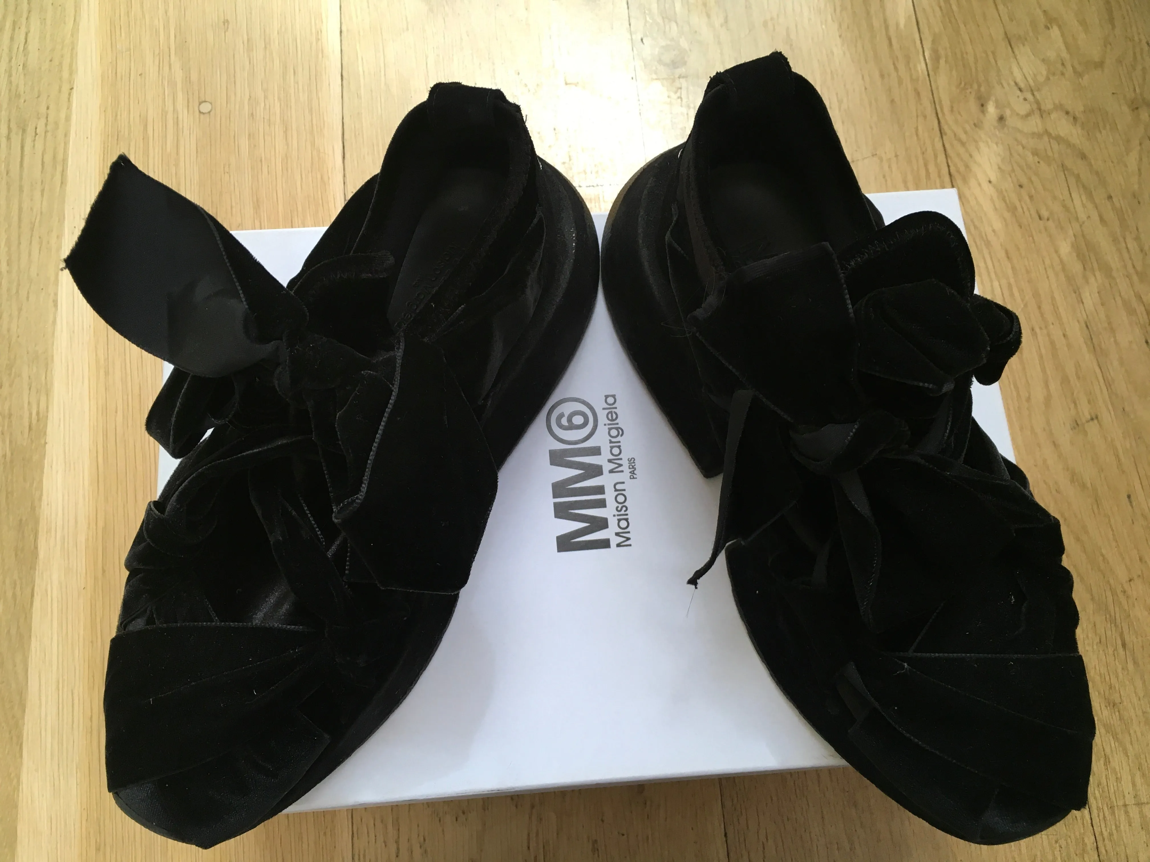 MM6 Maison Margiela Black Low Top Sneakers in Black Velvet Trainers 39 US 9 UK 6 ladies