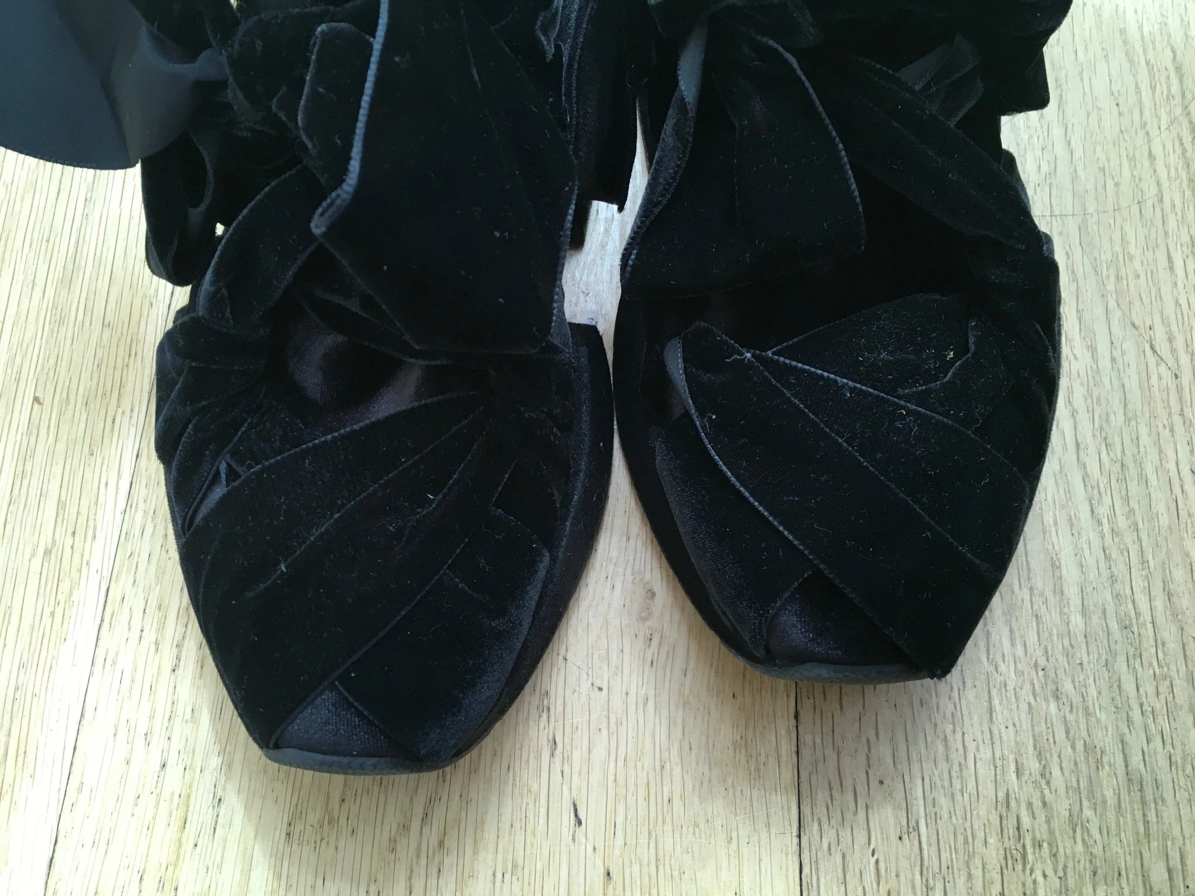 MM6 Maison Margiela Black Low Top Sneakers in Black Velvet Trainers 39 US 9 UK 6 ladies
