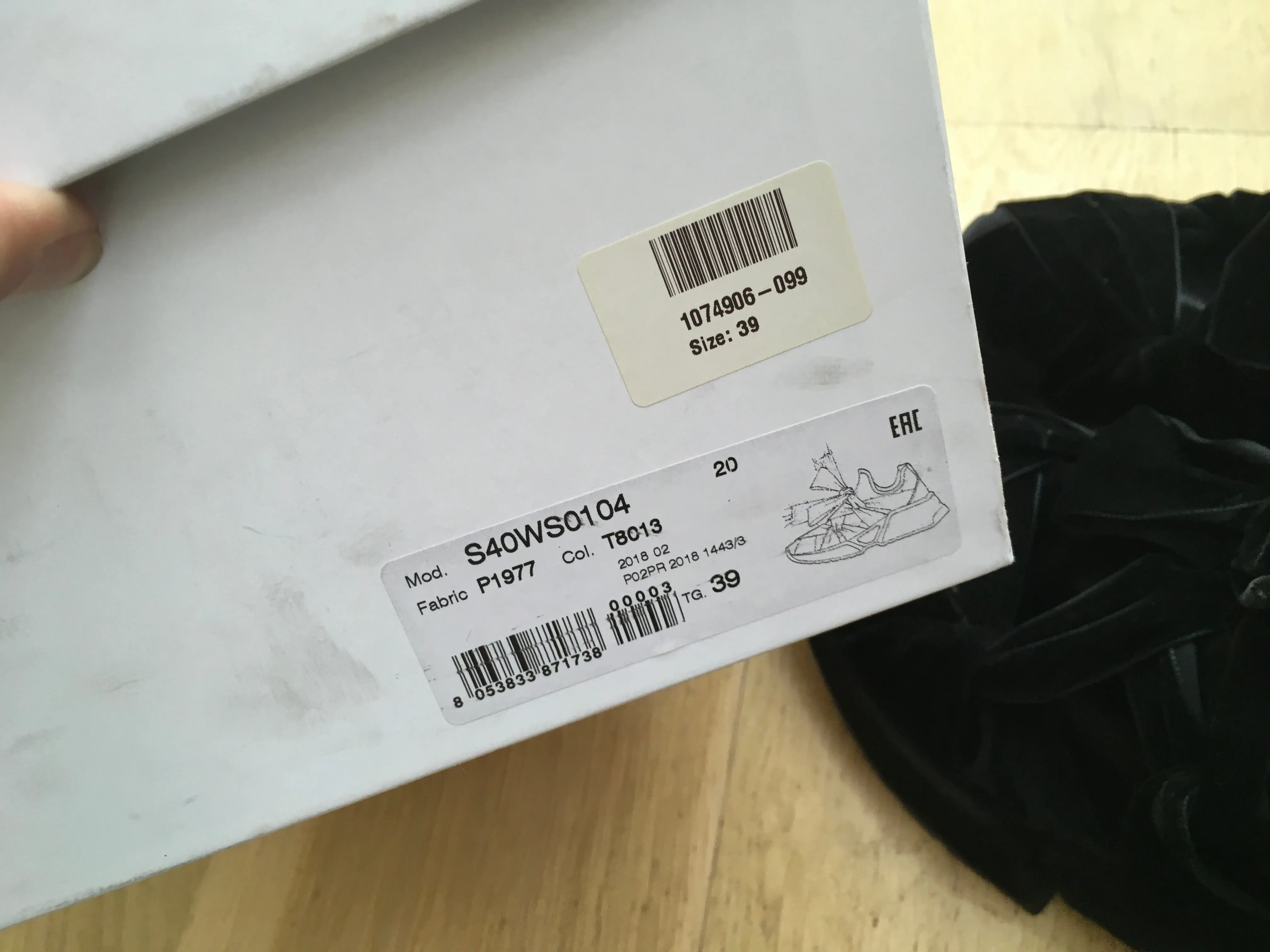 MM6 Maison Margiela Black Low Top Sneakers in Black Velvet Trainers 39 US 9 UK 6 ladies